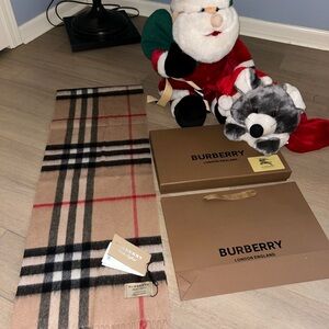 Burberry Classic Check Scarf